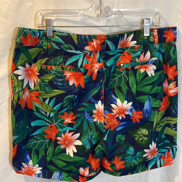 Mid rise shorts - Picture 3 of 4